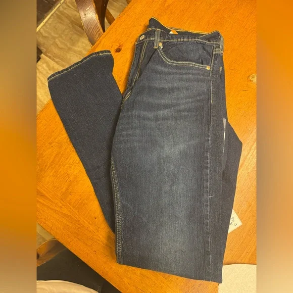 Levi Jeans 505’ Regular - Picture 6 of 11